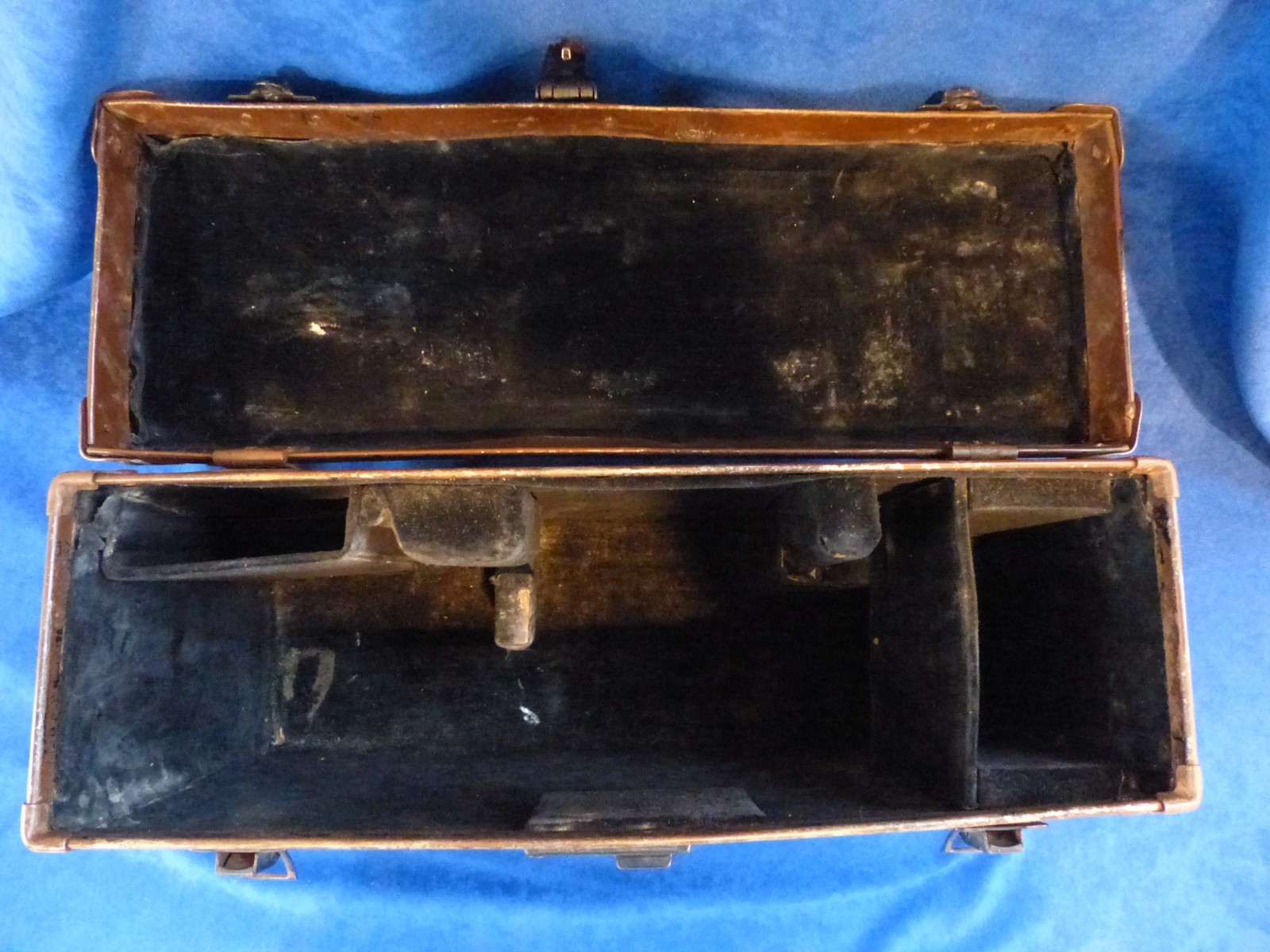 Graflex 2×3 brown camera case, 15 x 10 x 5 inches OD, sturdy, working hardware