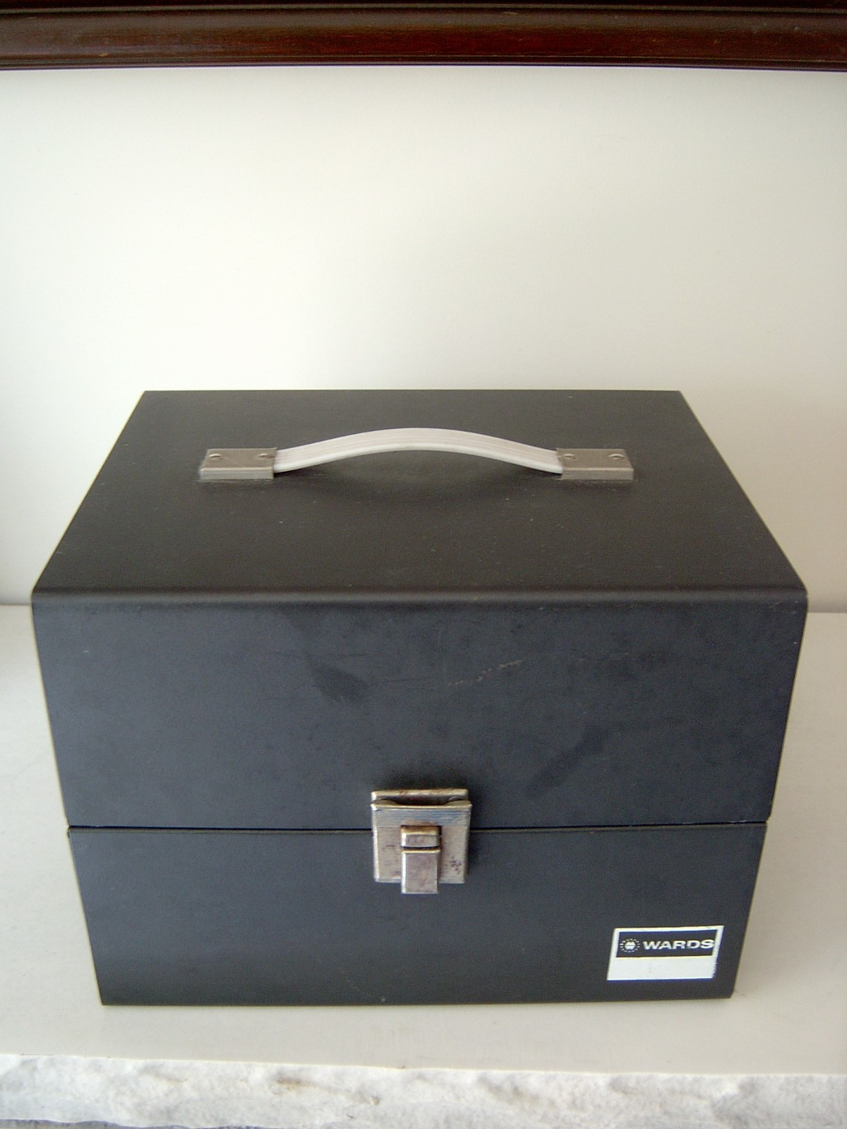 Vintage Wards 8mm Movie Film Storage Case with 12 Reel Film Canisters