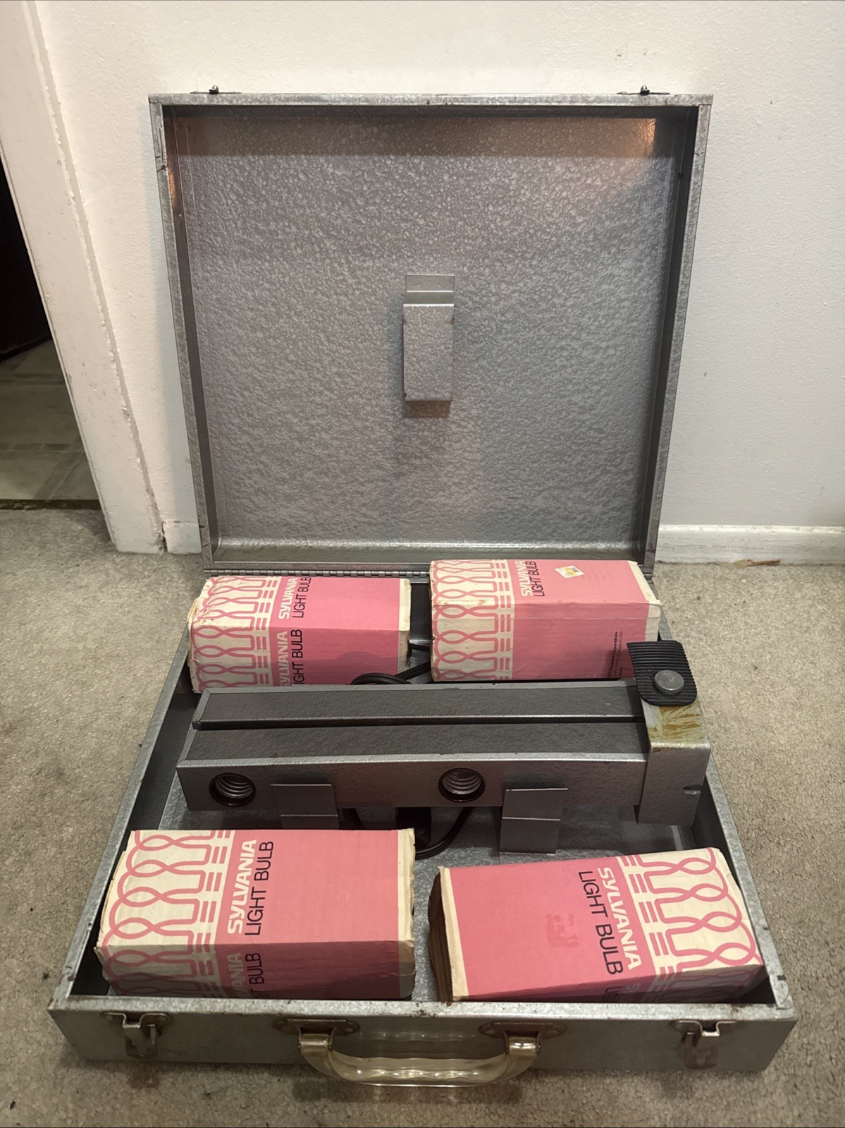 Rare Vintage CKC Model 150 Portable Cine Illuminator 4-Light Kit Sylvania Lights