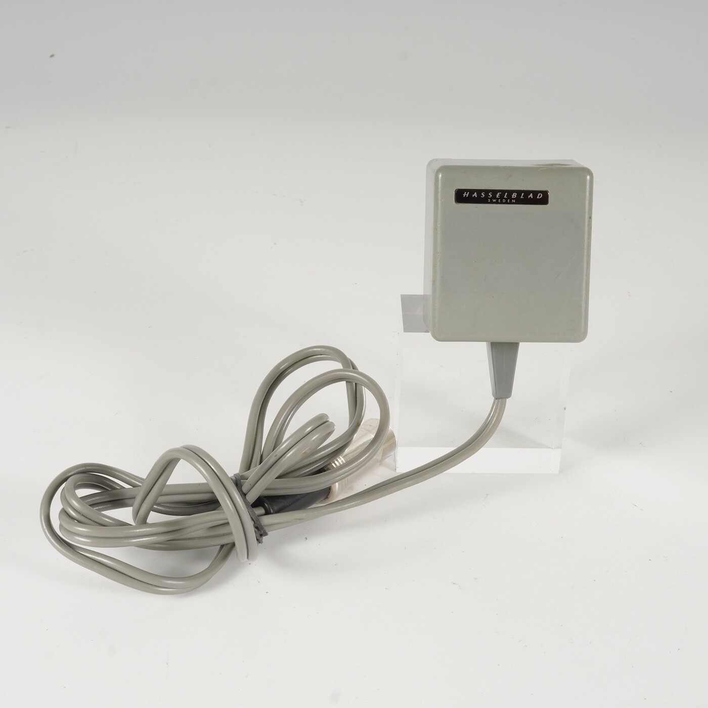 Hasselblad F80 Battery Charger – Missing Cradle, UNTESTED