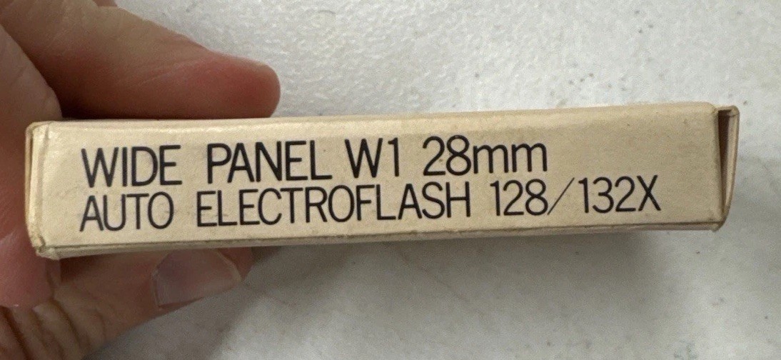 Minolta Wide Panel W1 28mm Diffuser for Auto Electroflash 128/132X NOB