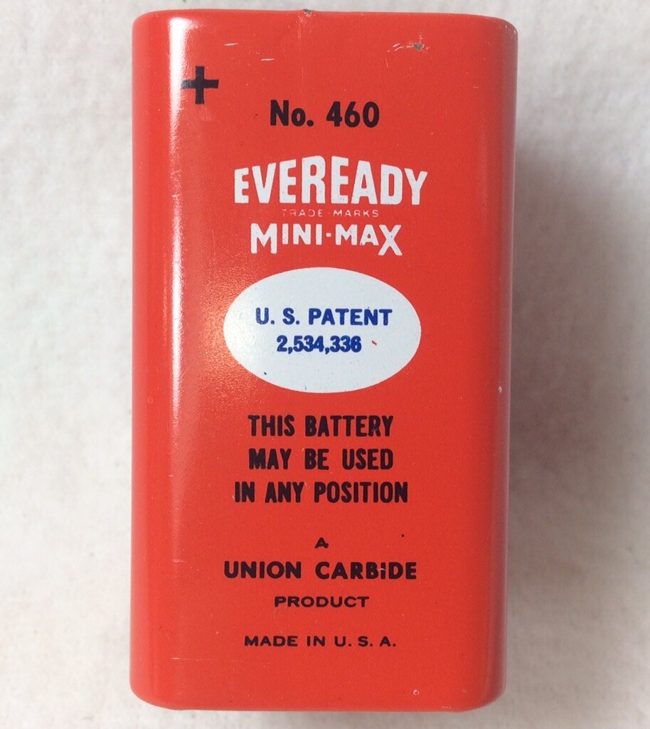 Vtg EVEREADY “Nine Lives” Photographic Flash No.460 45volts, & 2AA Batteries