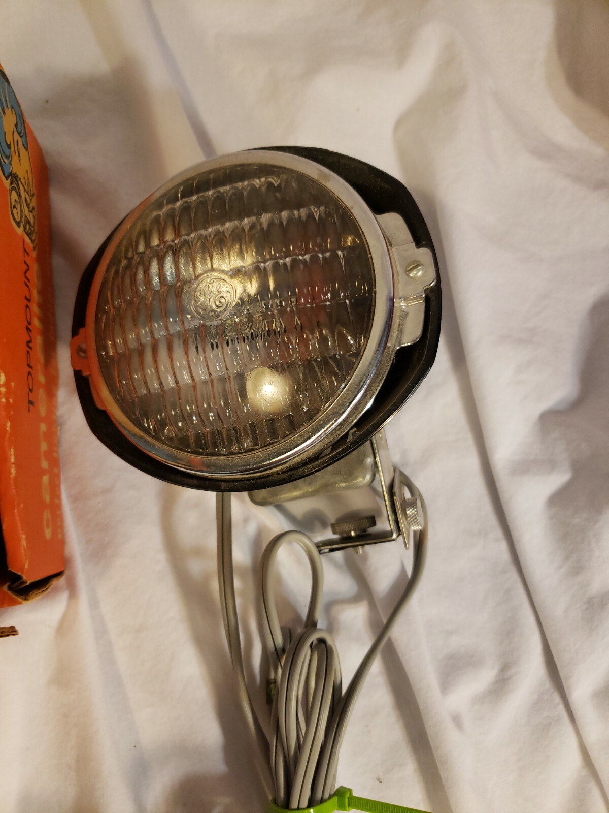 Vintage Acme-Lite Cameralite by GE Top Mount light for Super 8 Cameras *Free S&H