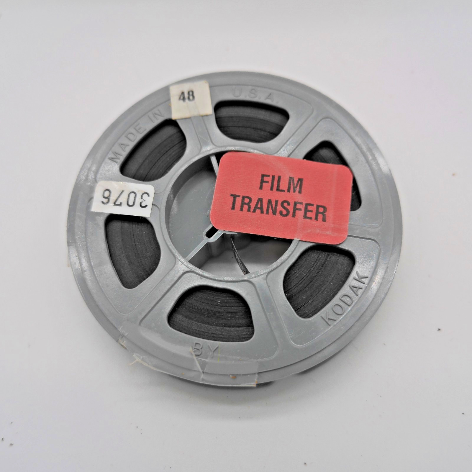 Lot of 33 Vintage Kodak Super 8mm Film Reels 50ft Gray Plastic – 1 Developed