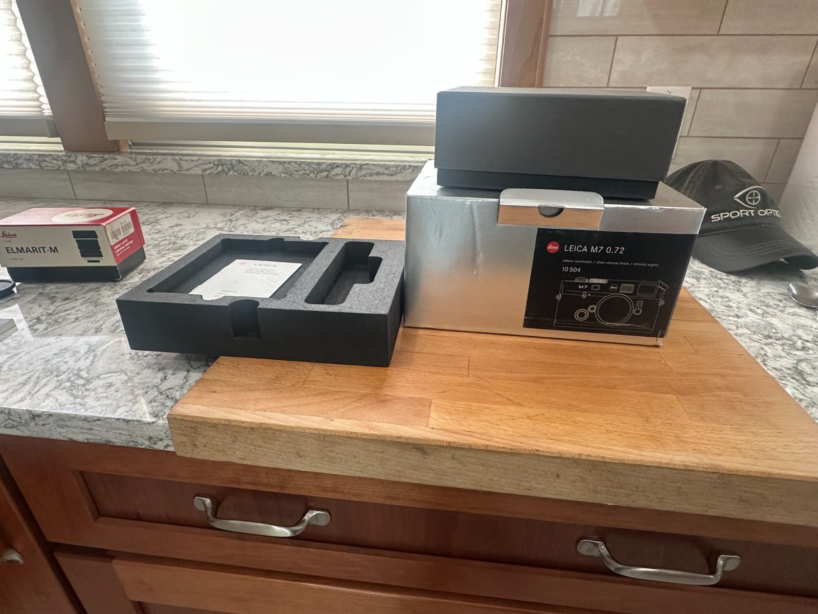 Original Leica boxes: Two lense boxes,One camera body box. See details in photos