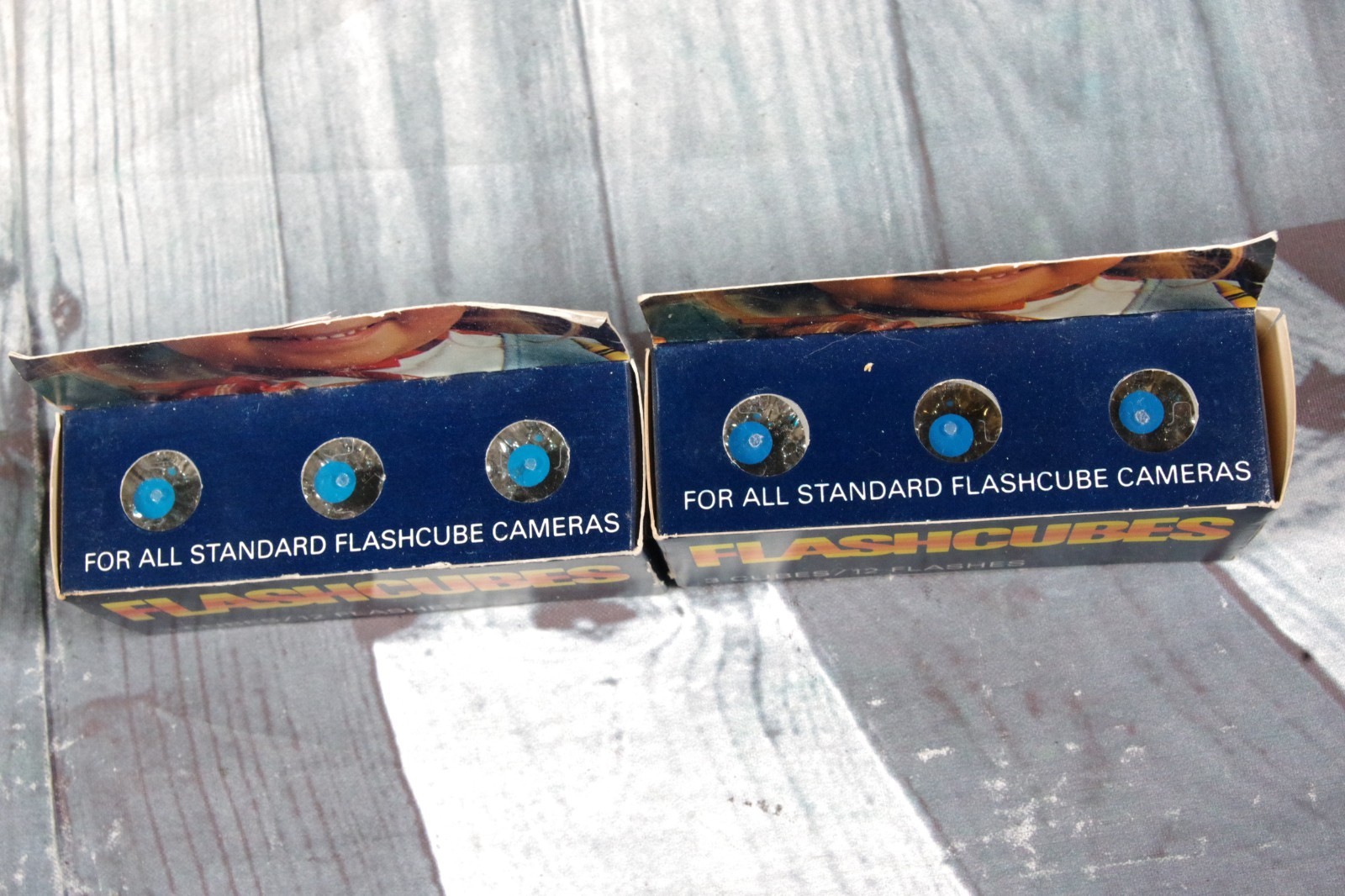 x2 Sylvania Blue Dot Flashcubes camera 3 cubes 12 Flashes