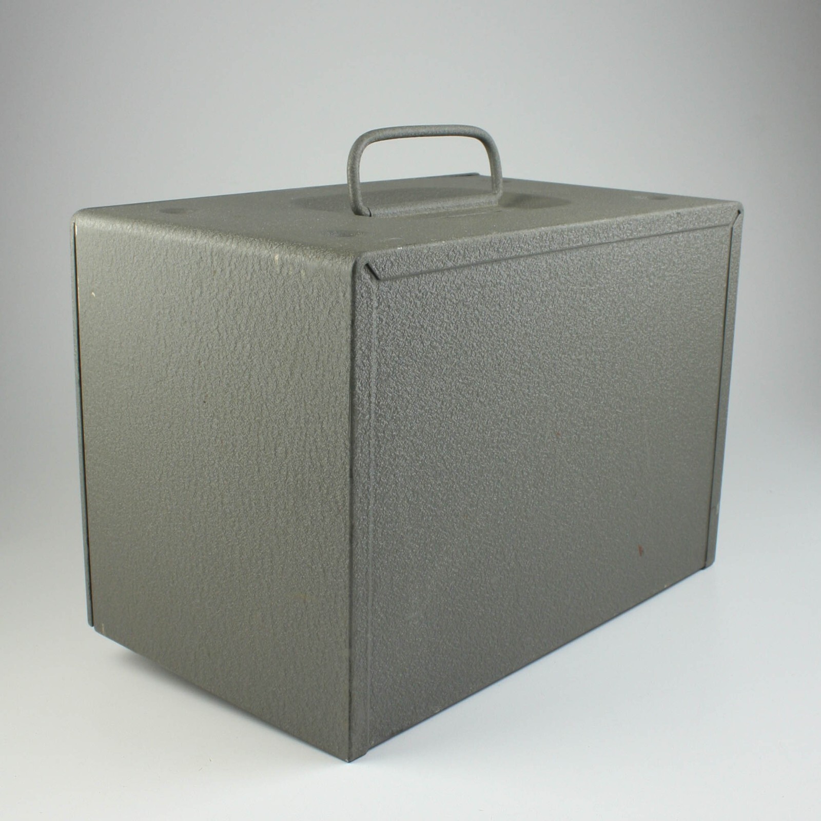 Brumberger – Gray Metal – 8mm Movie Film Storage – Vintage Case for 12 5″ Reels