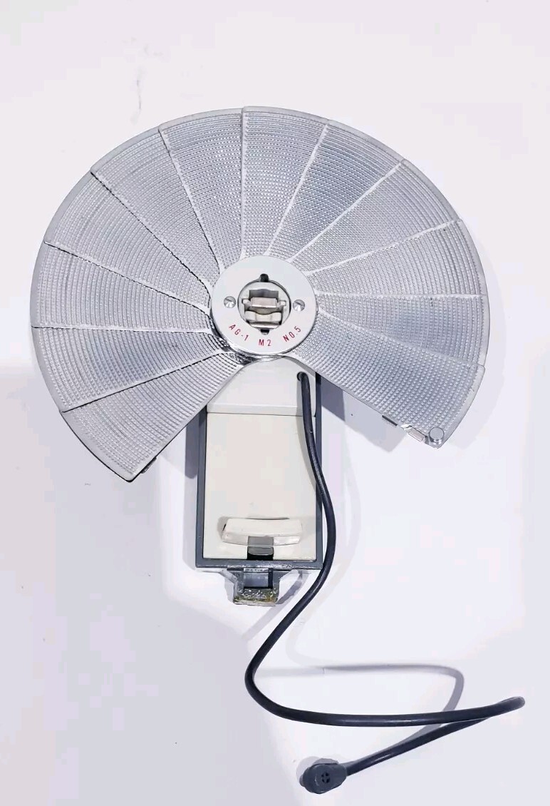 Vintage R & H Multiflector Flash AG-1 M2 No.5