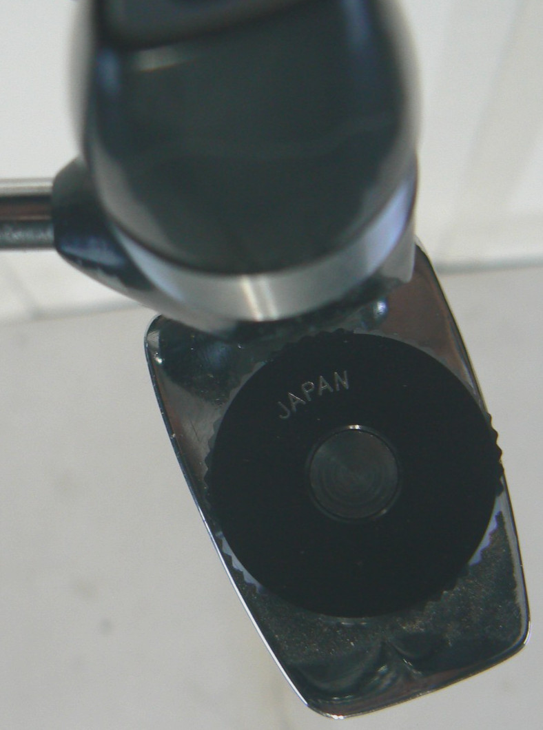 G 6137 Compact Telescoping Tripod Made in Japan Vintage 8″ – 46″