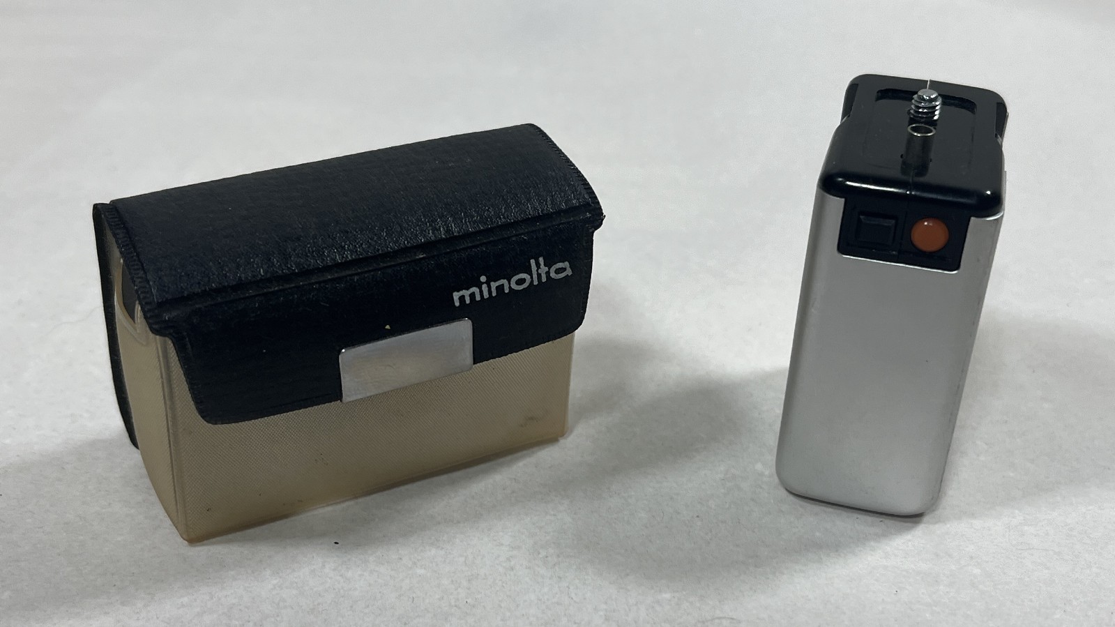 Minolta MG-S Cube Gun Flash For Minolta 16MG-S Camera – With Case
