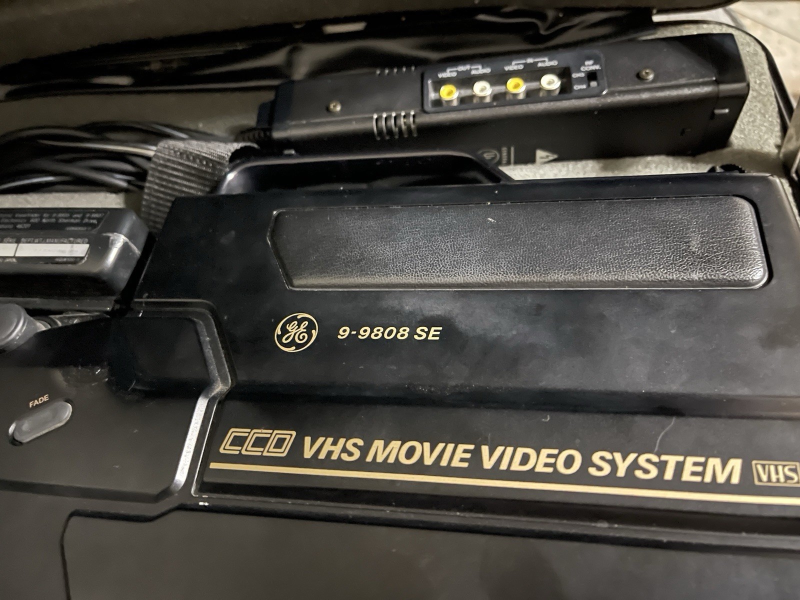 GE VHS Camcorder 9-9808 SE Movie Video System VHS With Case & Keys & Charger