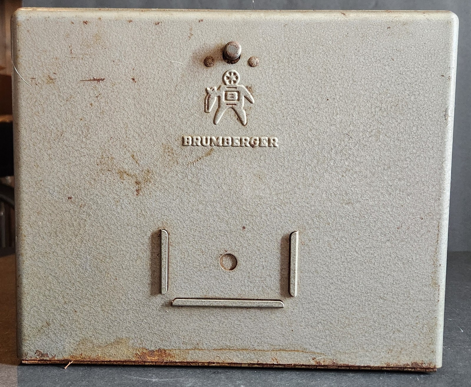 VINTAGE BRUMBERGER 8mm FILM Carrying CASE Holds 12 5” Reels