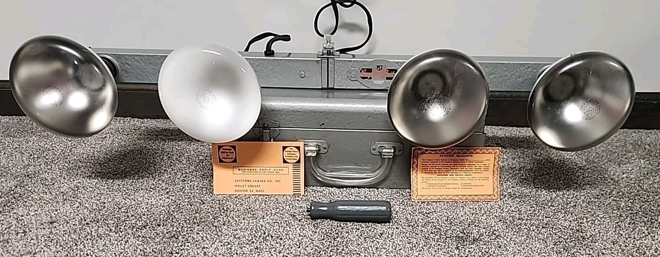 Vintage Camera Photo Lighting Model 4-PH-375 4 Light Bar w/Handle, Case Tested