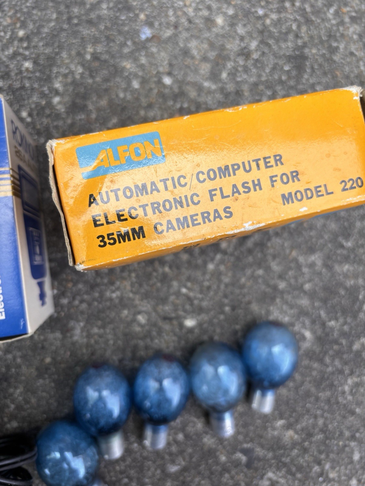 Lot of Vintage Camera Flashes,Bulbs & Accessories – Ansco, Alfon , Rokinon