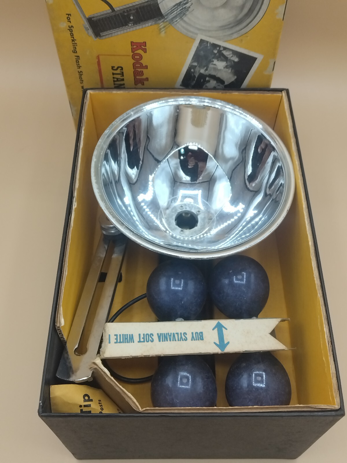 Vintage Kodak Standard Flasholder 720 IOB w/ 4 Blue Dot Sylvania Lamps Bundle