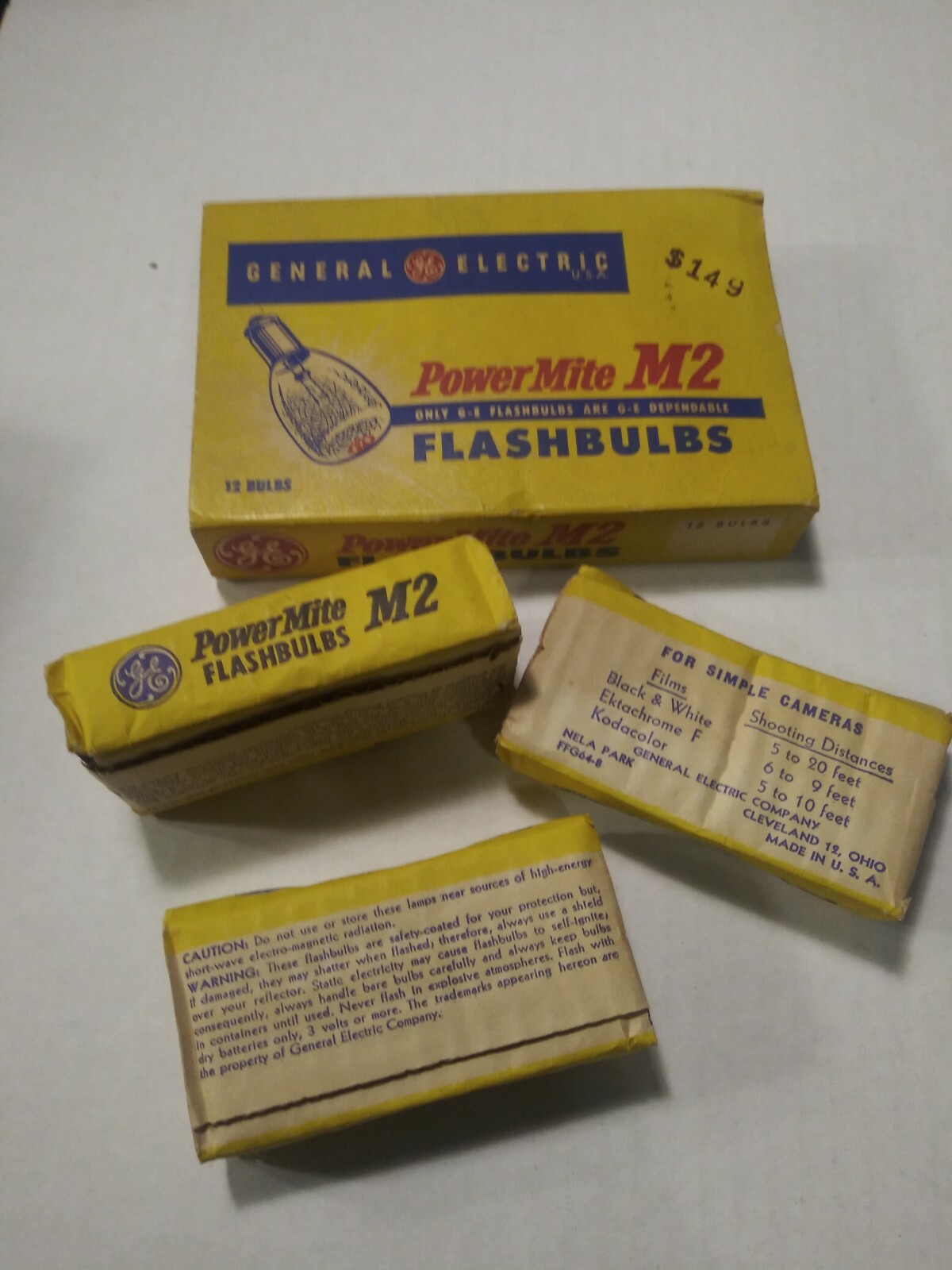 Vintage General Electric Power Mite M2 Flashbulbs 10 Bulbs & Box