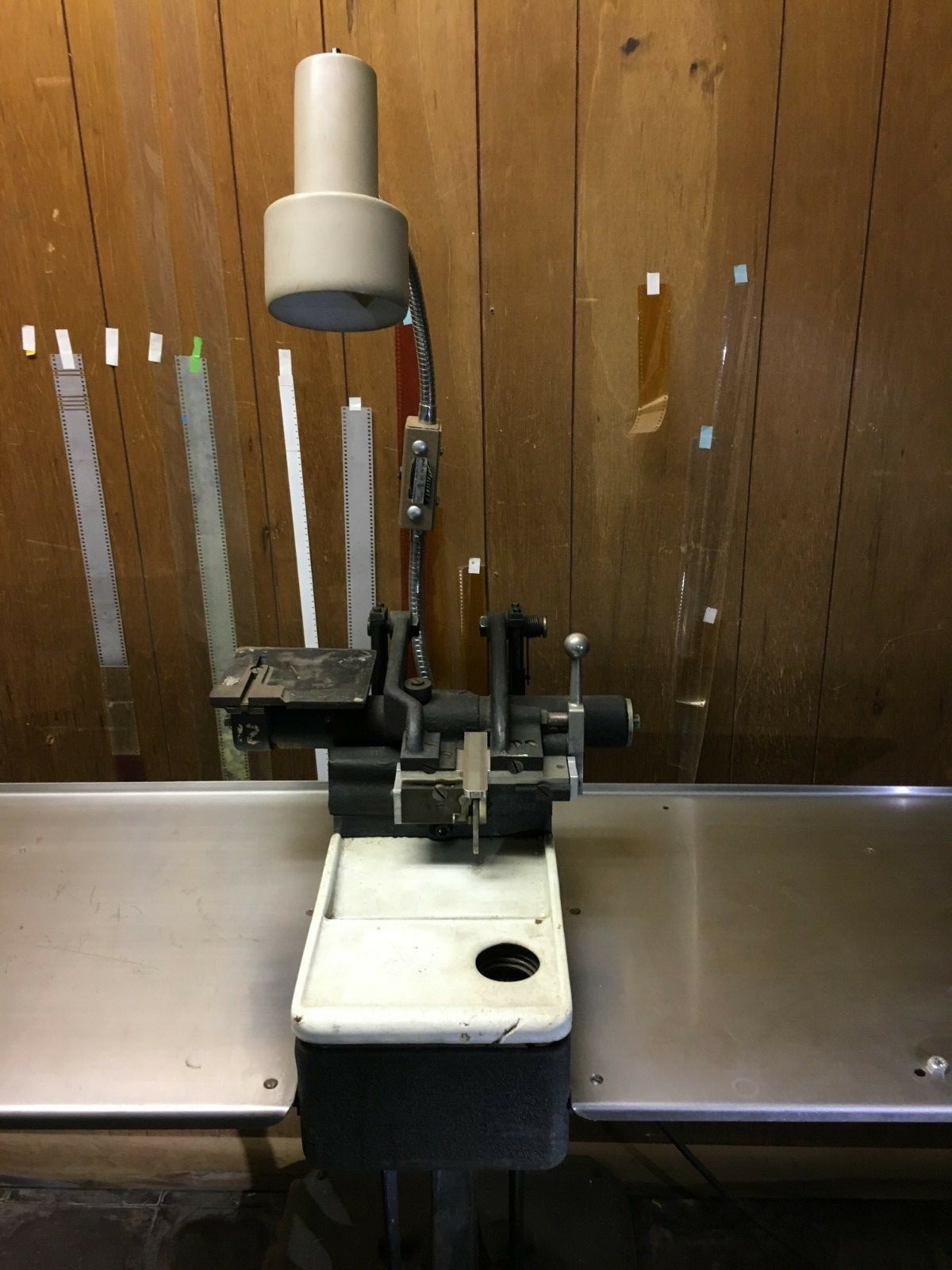 HOT FOOT FILM SPLICER FOR 35 mm/16 mm VINTAGE make in USA Bell & Howell