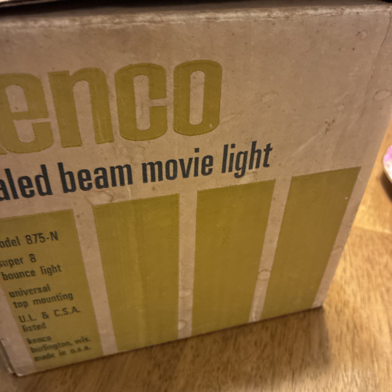 VINTAGE KENCO SUPER 8 SEALED BEAM MOVIE LIGHT MODEL 875-N UNIVERSAL TOP MOUNT