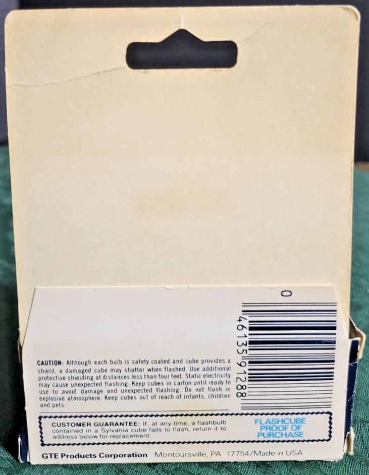 Vintage – Sylvania Blue Dot Flashcubes. 7 boxes of 3 flashcubes each.. + 2