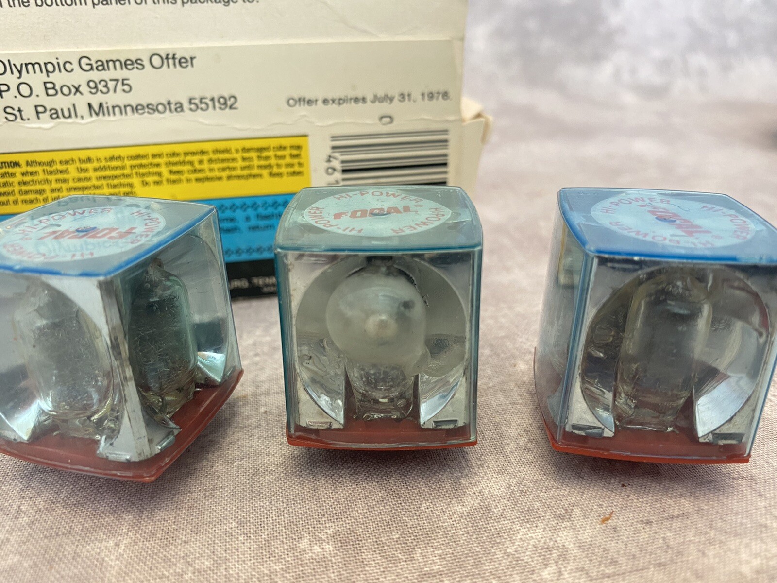 Lot 8 Vintage Flashcubes Sylvania, Format, Focal