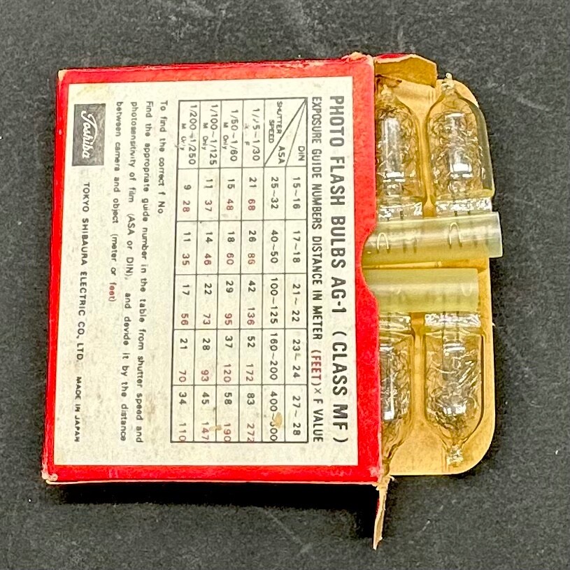 Vintage New Old Stock Toshiba AG-1 MF class Photo Flash Lamp Bulbs- 10 in box