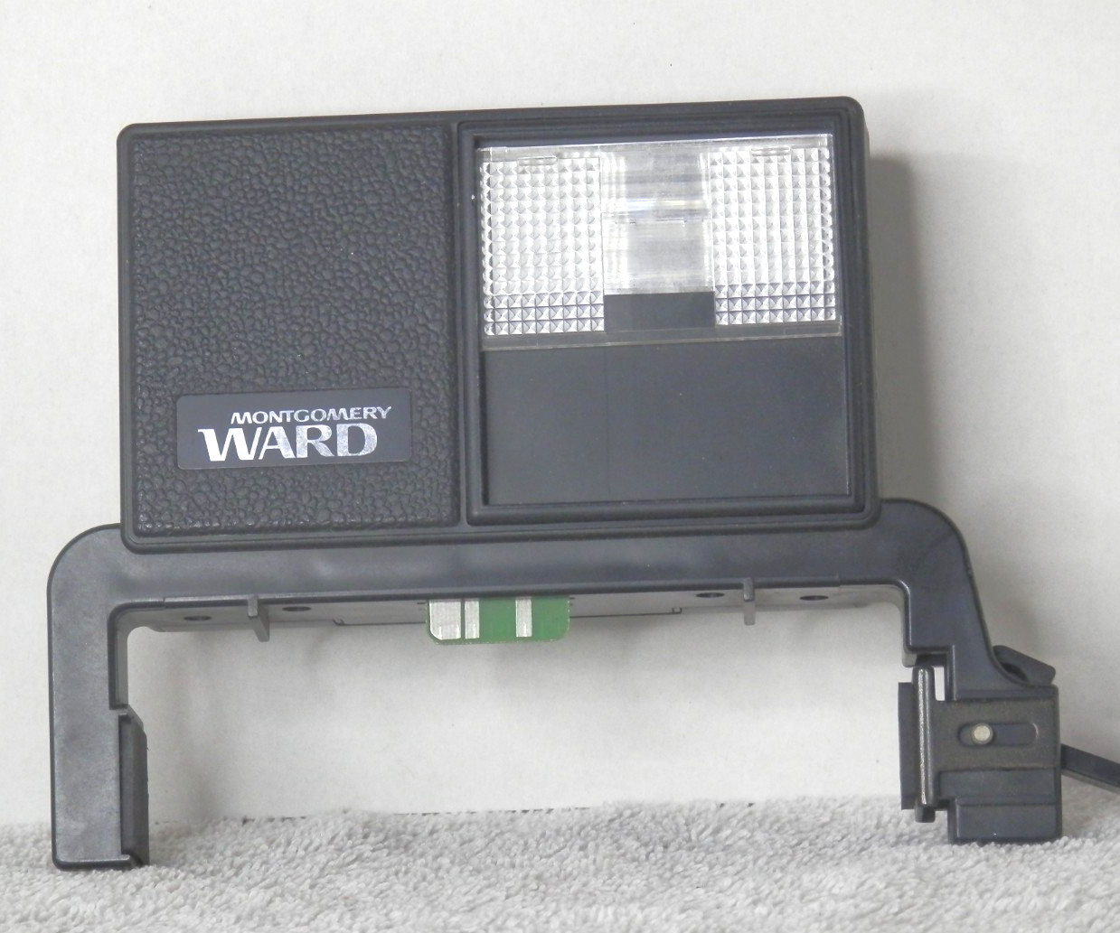 Vintage Montgomery Ward Polaroid One Step & Pronto! Mountable Camera Flash