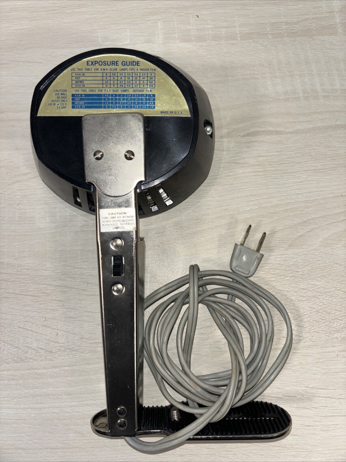 VINTAGE ACME LITE MOVIE CAMERA LIGHT