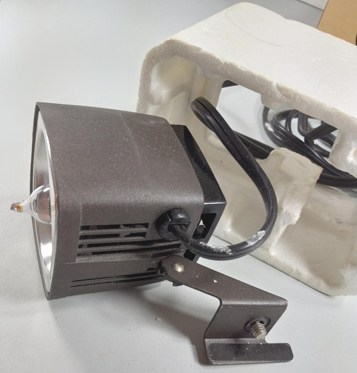 Bell & Howell Deluxe Movie Lite 41410 Tested