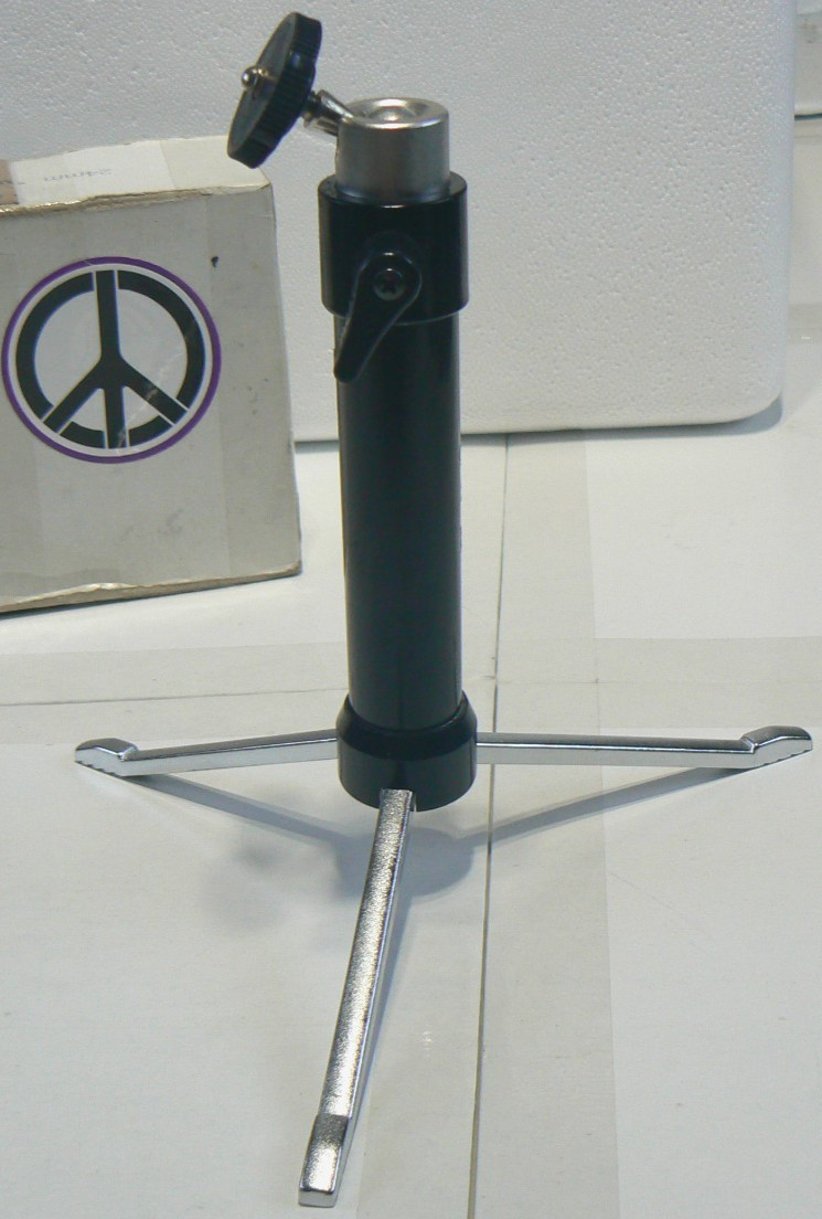 Compact Portable Table Top 7″ Tripod with Ball Head – Used VINTAGE B5