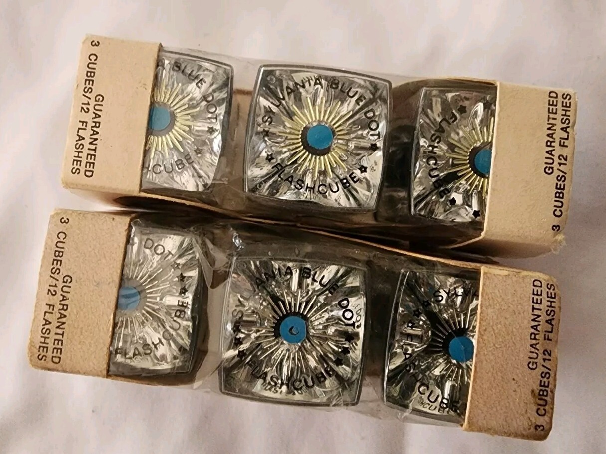 Sylvania Blue Dot Flashcubes 2 Pack of 3 – 24 Total Flashes