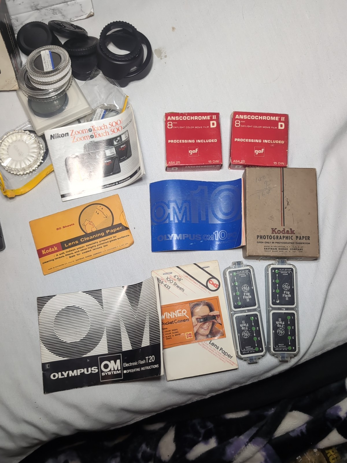 Huge Lot Vintage Camera Equipment Kodak Polaroid Cannon Flashes Cameras Lenses