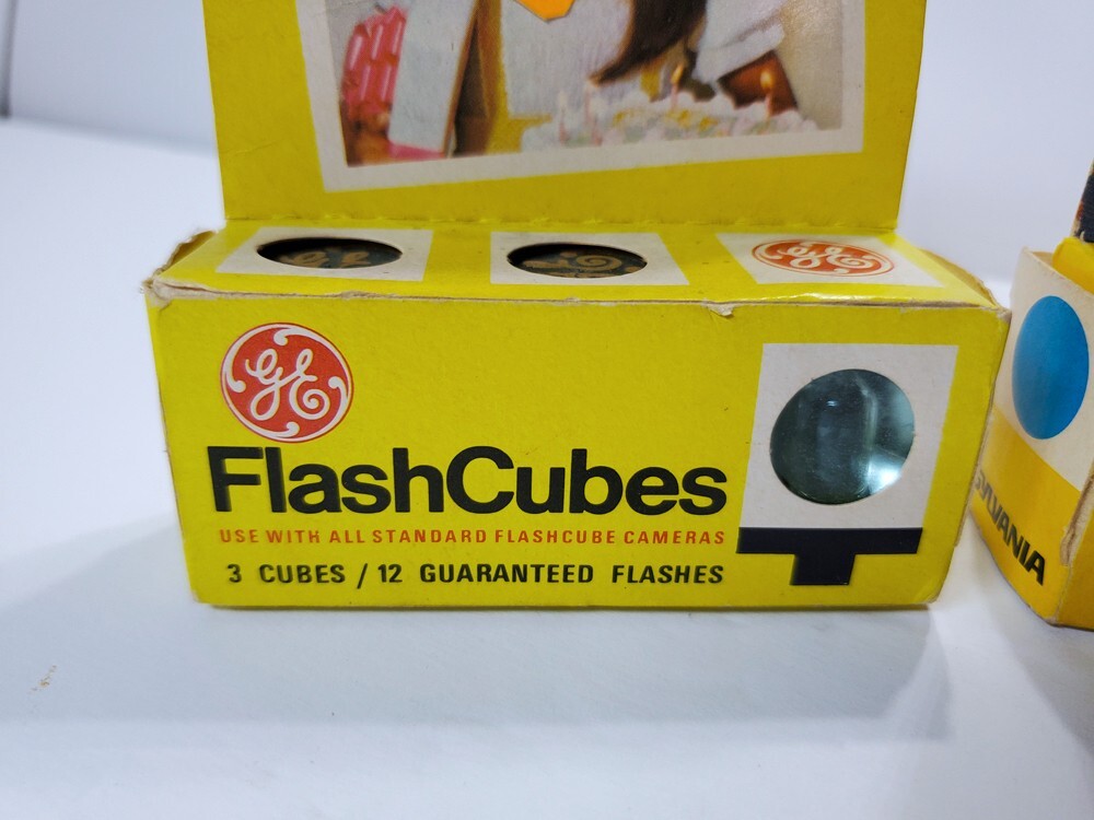 Vintage Lot of 6 FLASHCUBES 3 Sylvania Blue Dot 3 GE FlashCubes New In Orig. Box