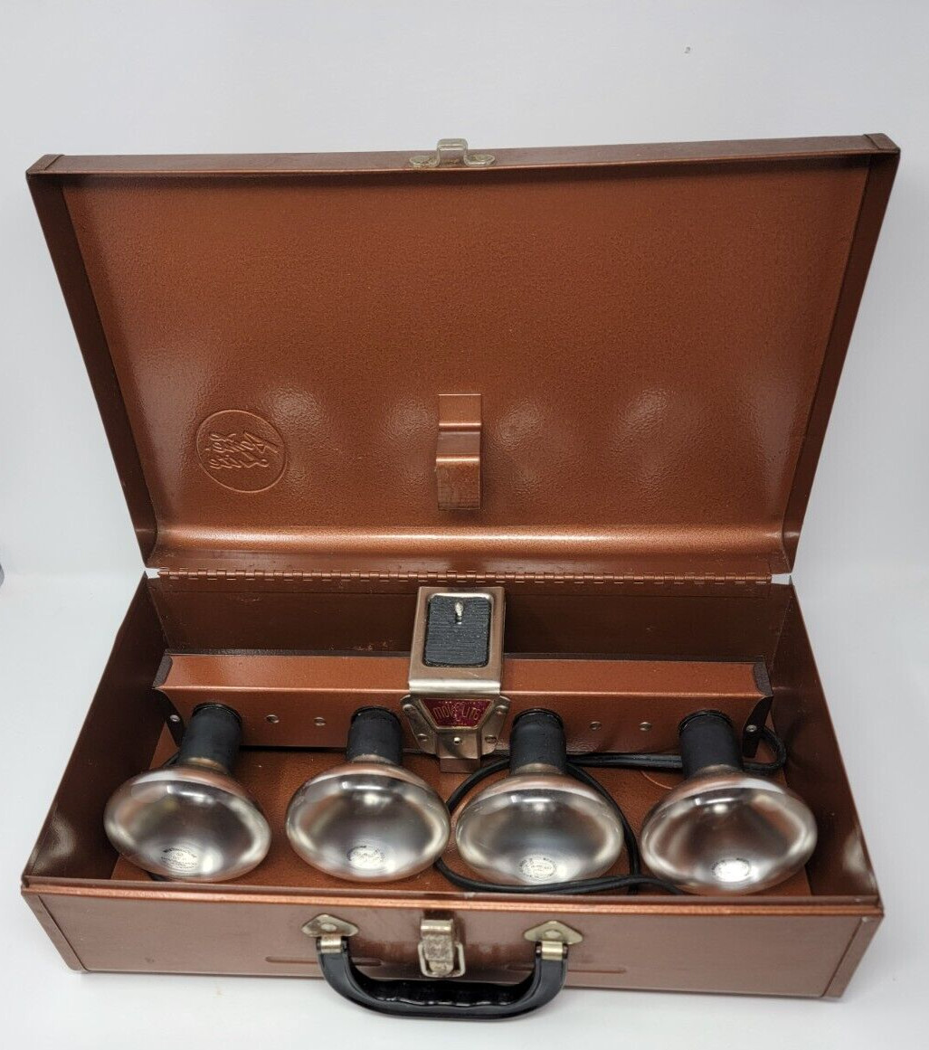 VTG “Acme Lite Mov-E-Lite” Model R4 Movie Lighting 4-Bulb 15″ Bar ~ Metal Case