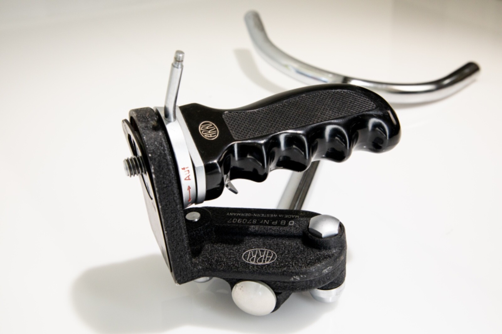 Arriflex Shoulder Brace for 16mm camera – w pistol grip, start and stop button!