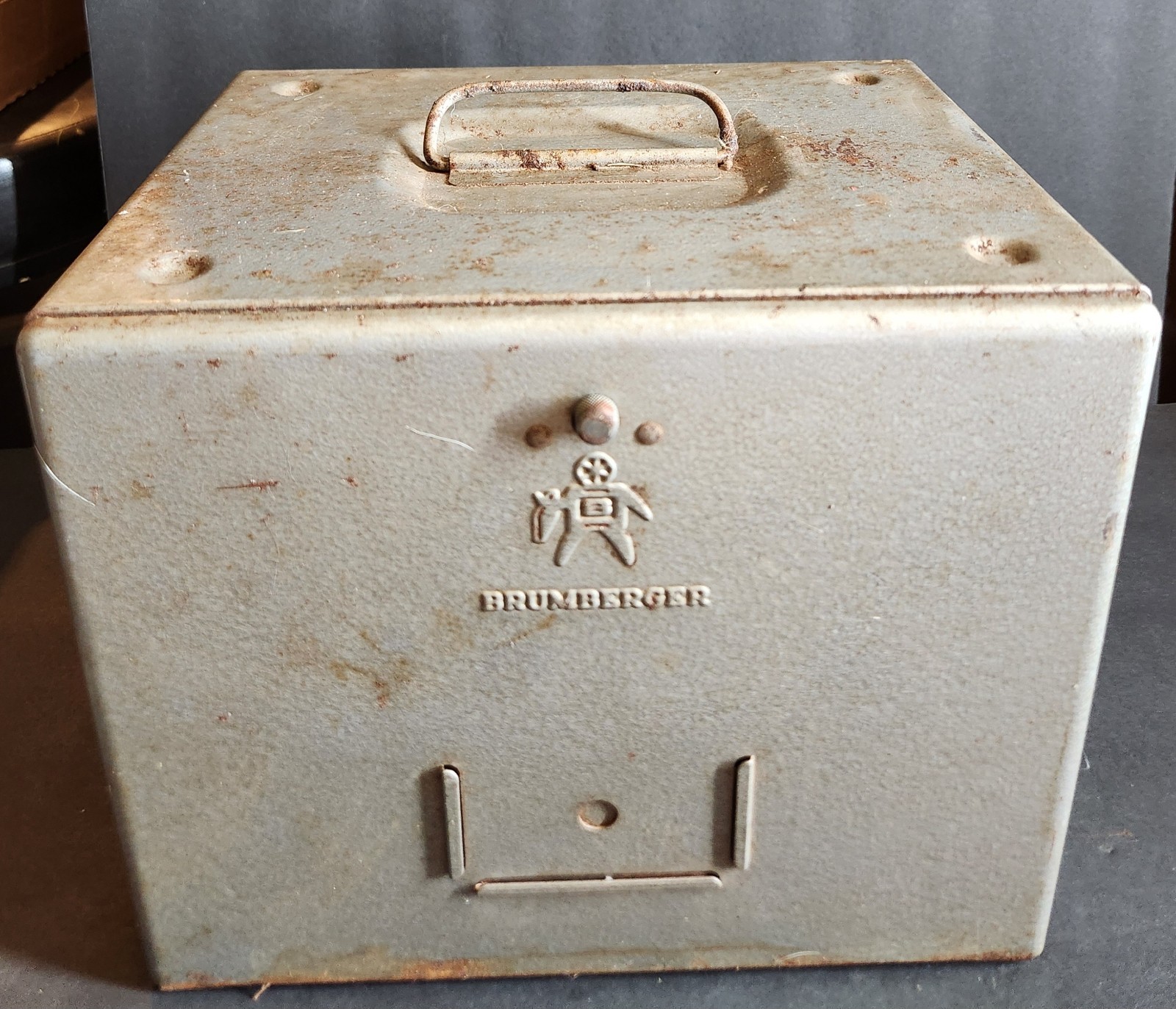 VINTAGE BRUMBERGER 8mm FILM Carrying CASE Holds 12 5” Reels