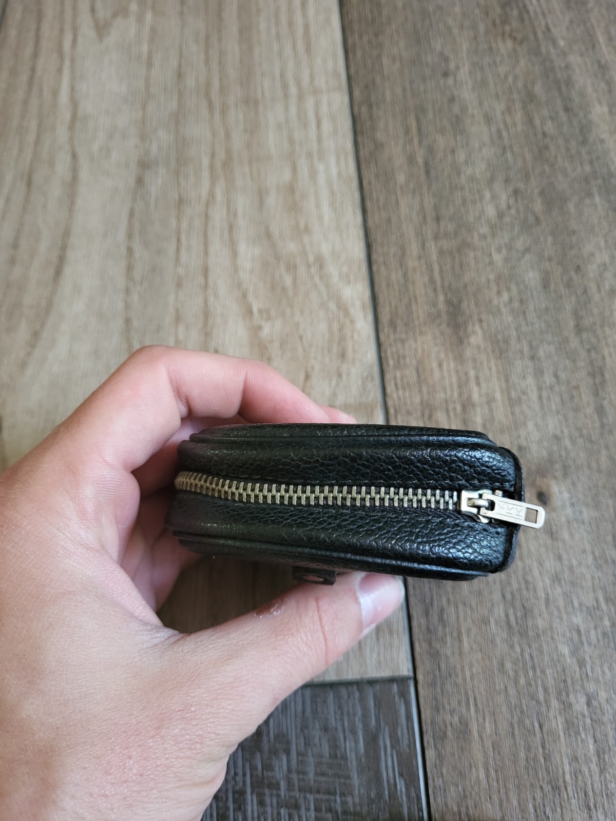Petri 5.4cm Metal Clamp on Lens Hood with Case 7s In Good Condition