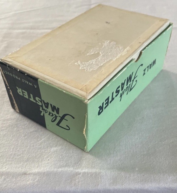 VINTAGE Walz Flash Master Camera Flash With Original Box Circa 1950’s