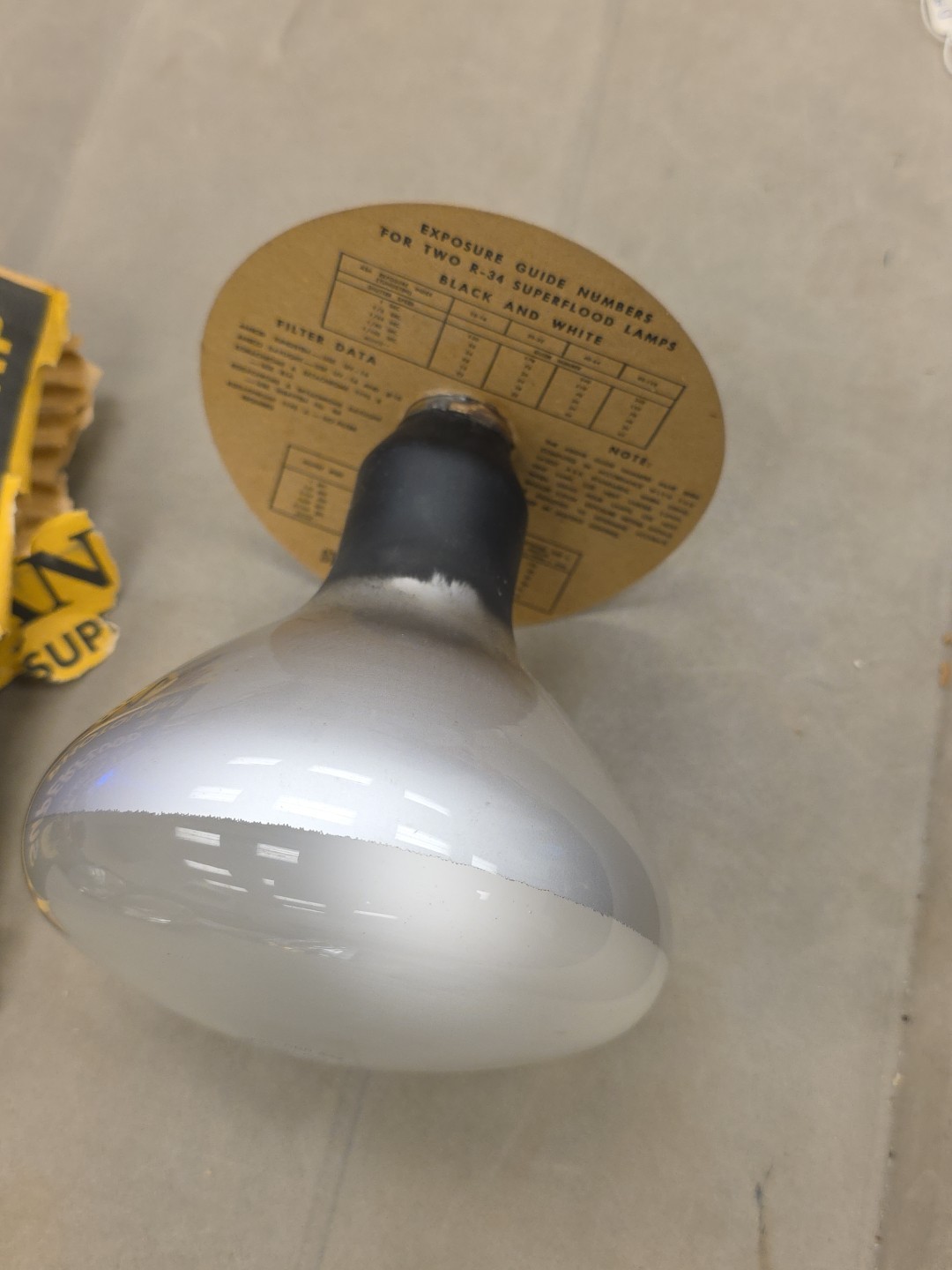 Vintage 1950s Sylvania R34 115-120V 375 Watt Movie Light and Box New Old Stock