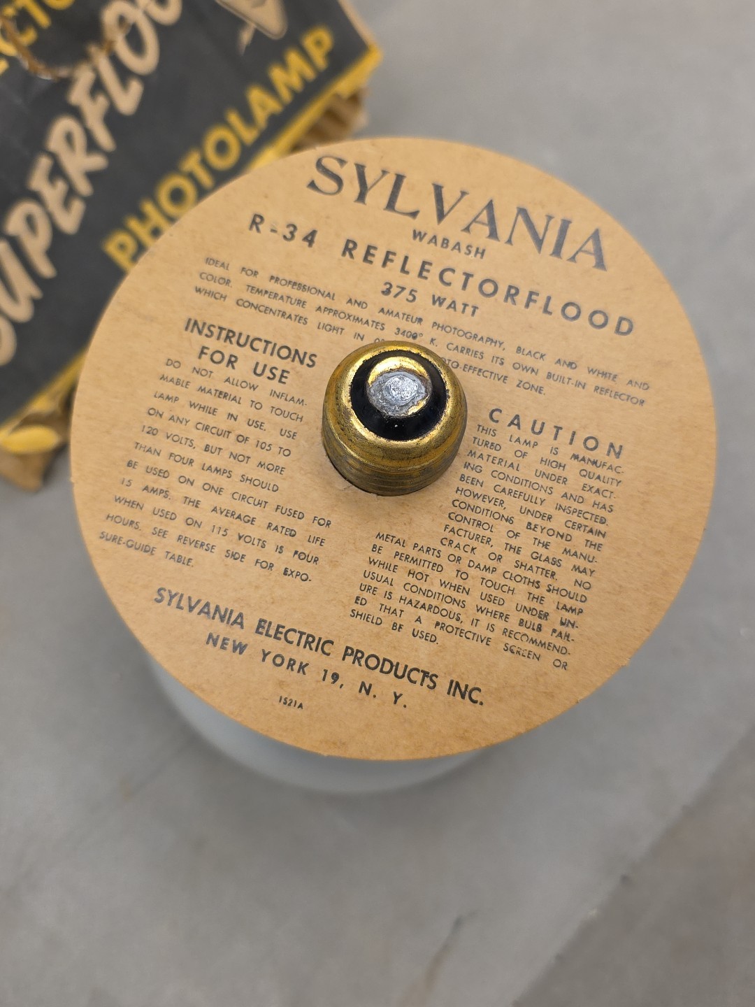 Vintage 1950s Sylvania R34 115-120V 375 Watt Movie Light and Box New Old Stock