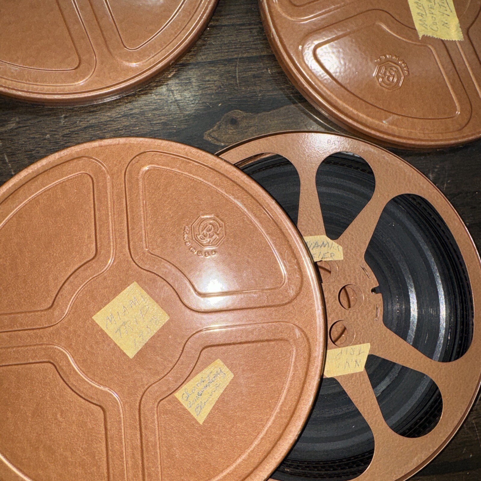 Vintage 8 mm carry case 12 slots and six reels with Splicer