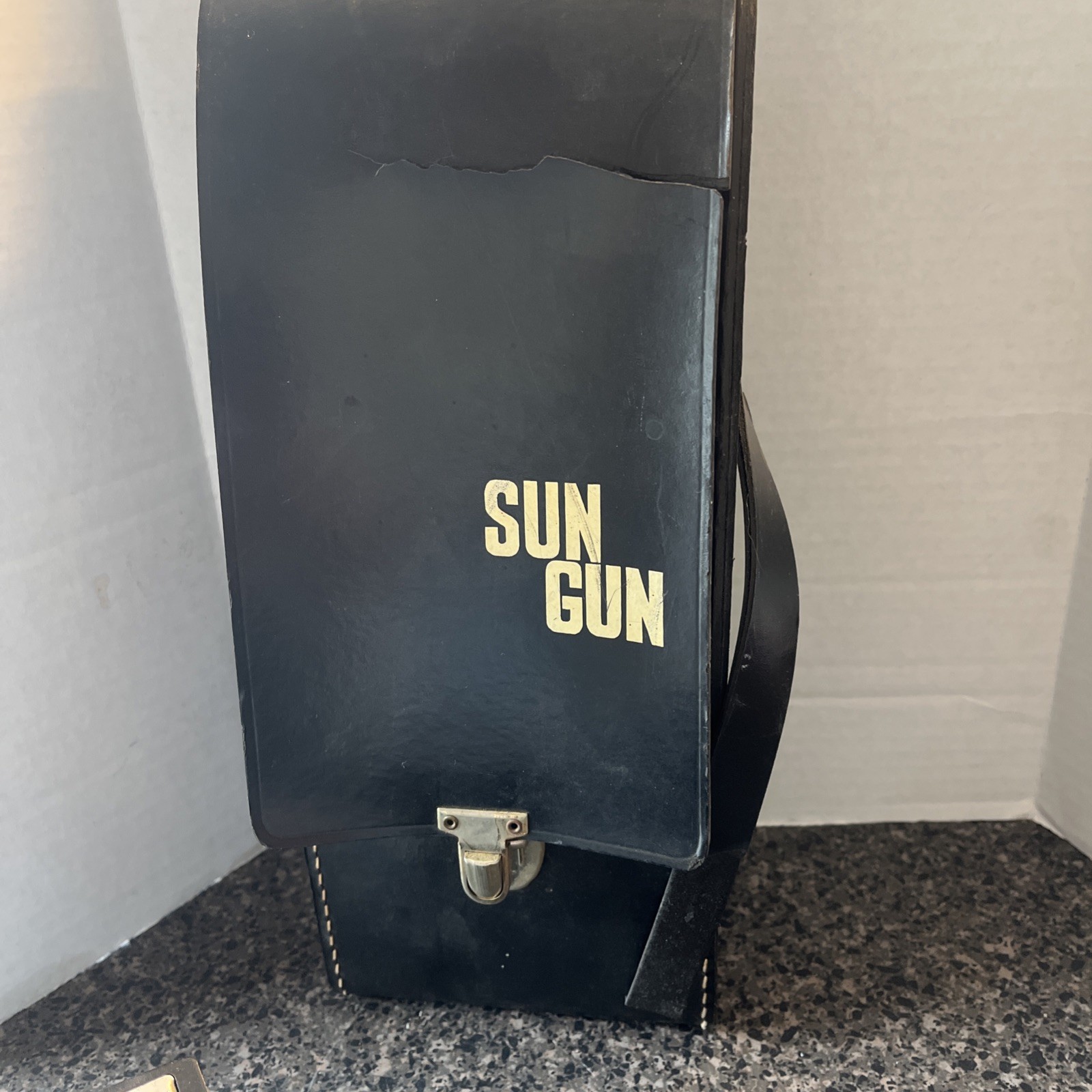 Vintage Sylvania SUN GUN II Movie Light Mountable/Handheld w/Case Works!