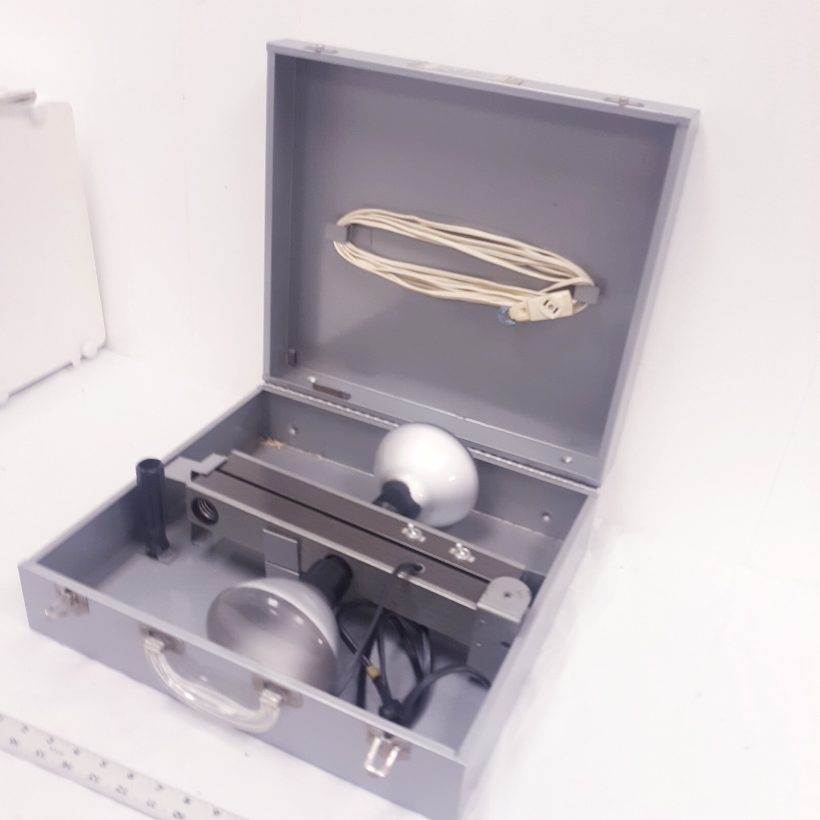 SURE TAKE PLF-4 POWELITE FOLDING PORTABLE CAMERA LIGHT SYSTEM VINTAGE W/ CASE