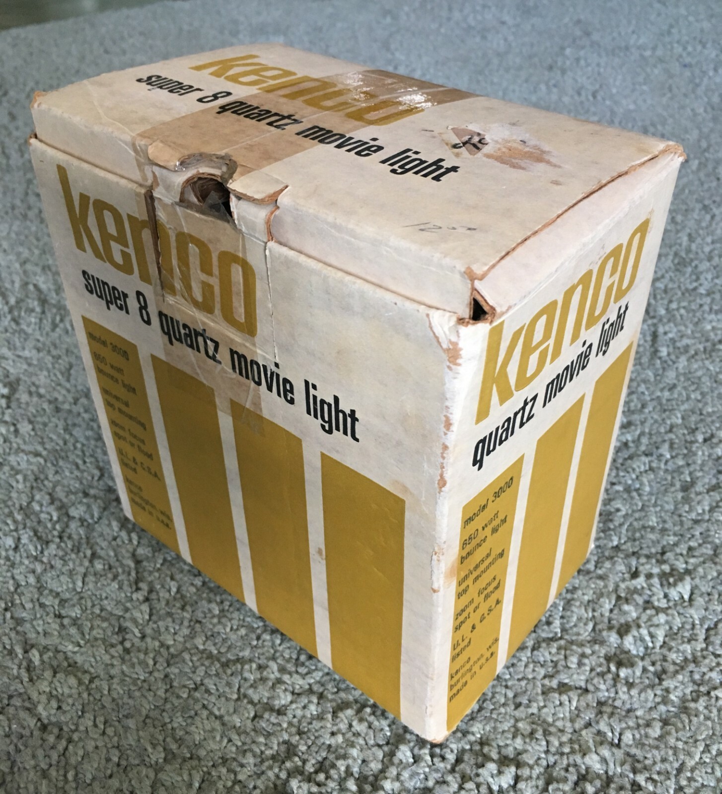 Kenco Super 8 Quartz Movie Light Model 3000 ☀️