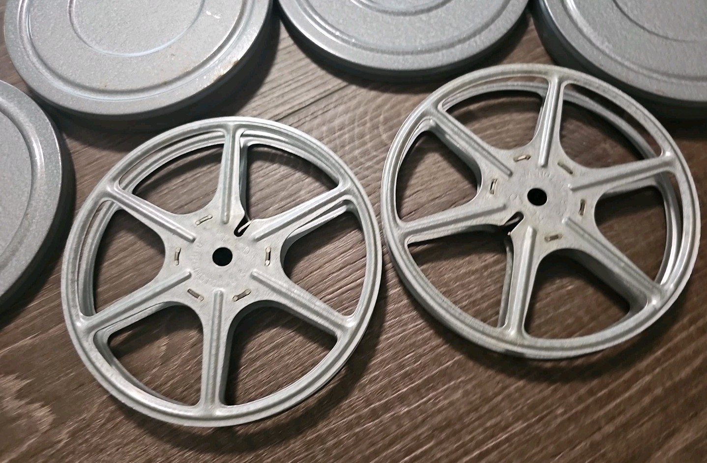 8mm 5″ Matching Silver Metal Film Reels With Storage Cans