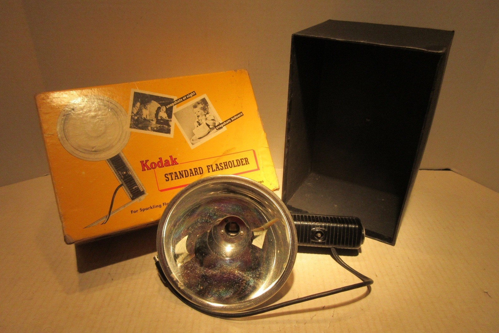 Kodak Standard Flasholder With Lumaclad Reflector & 2 Way Flashguard with Box