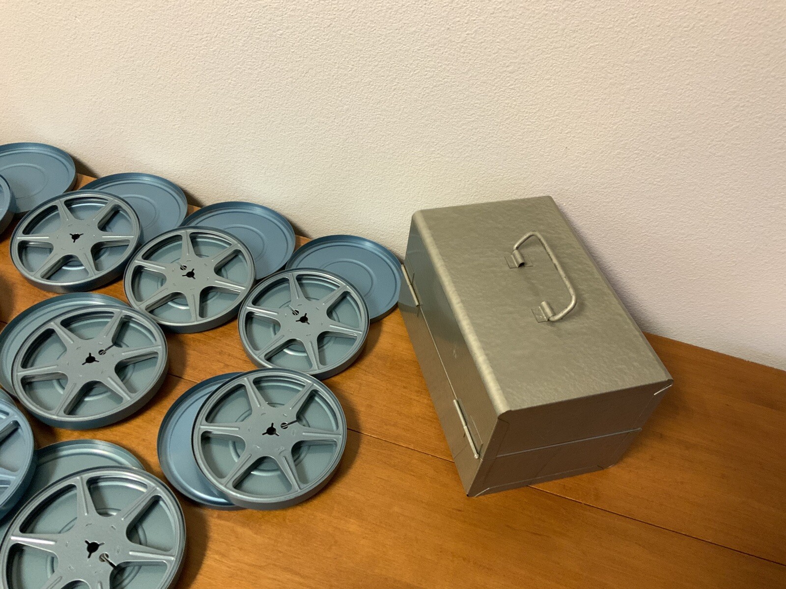 Vintage 200 ft 8 mm Film Reels + 10 Metal Cases Compco + Scherer + Carry Box