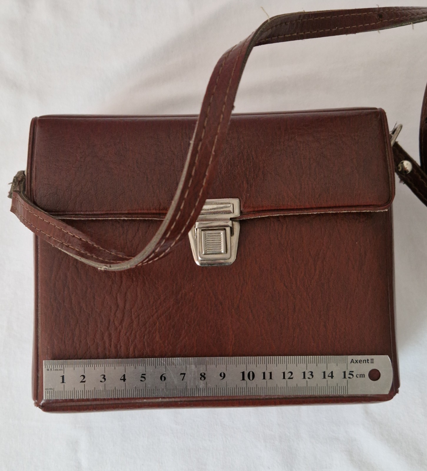 Vintage Soviet Camera Flash “Chaika” USSR 1970s – Fully Working / Leather Case