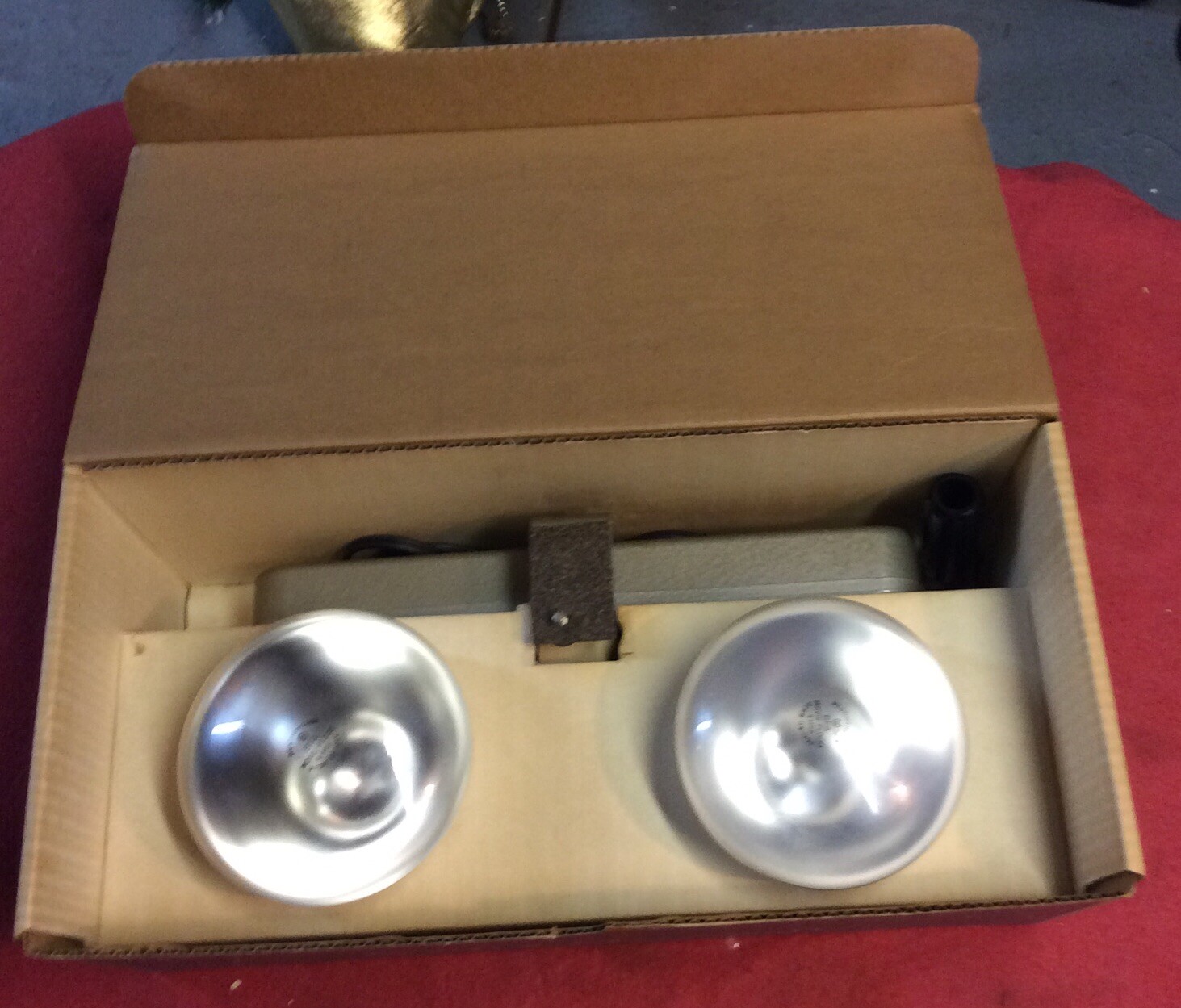 VTG Bell & Howell Flood Lamp Light Bar & Bulbs in Original Box Indoor Movies