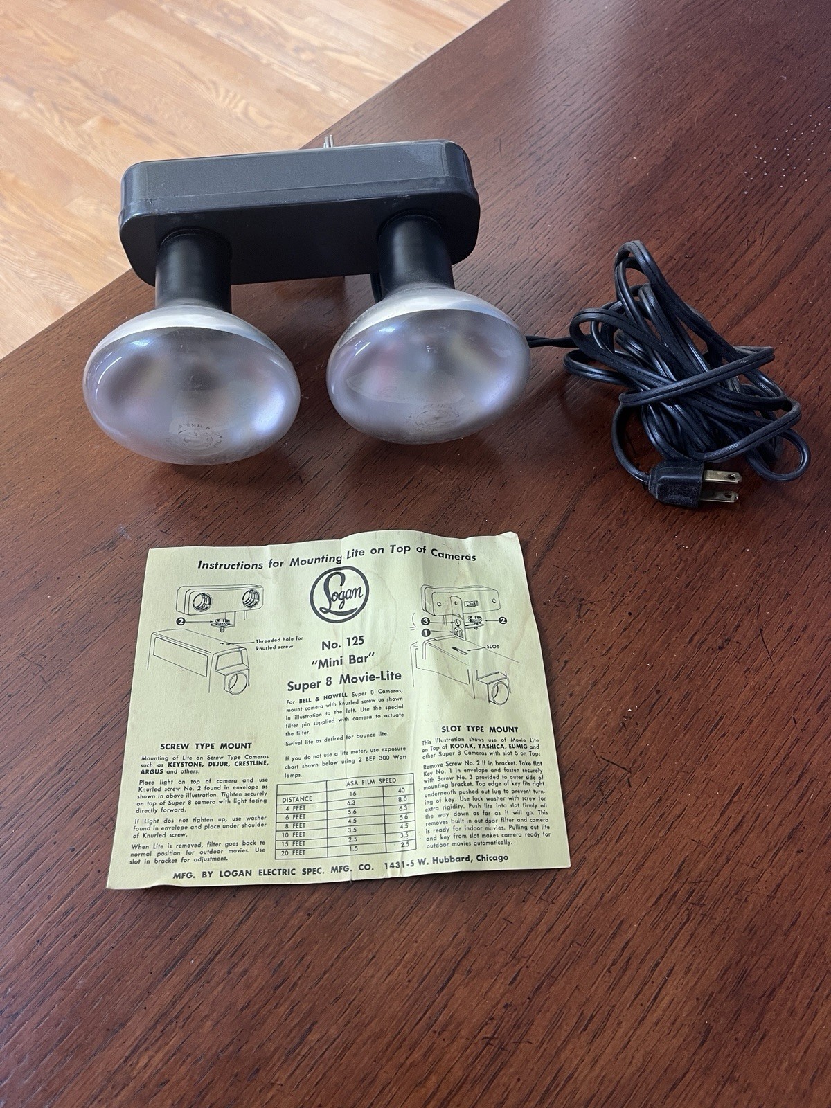Vintage Logan No. 125 “Mini bar” Auper 8 movie light