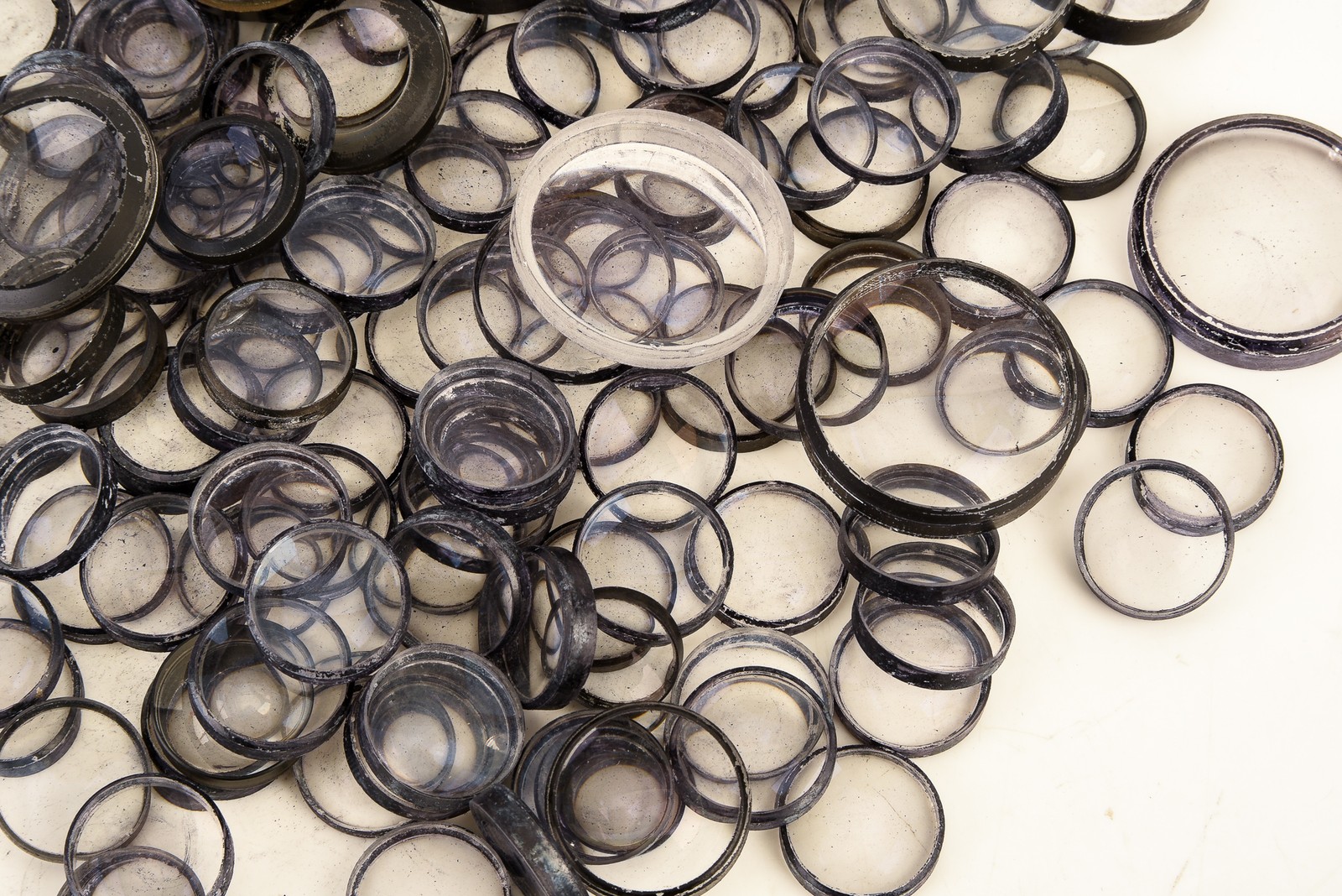 Lot of Loose Vintage Camera Lens Elements Most are 3/4 Inch Diameter AS-IS V26